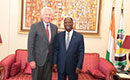 Audience du Président de la République, S.E.M. Alassane Ouattara, avec le Président Directeur Général de General Electric, M. Jeffrey IMMELT