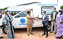 Don d`une ambulance au centre de santé urbain de Kondiebouman