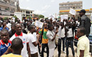 Des étudiants ivoiriens manifestent devant l’Ambassade du Niger en Côte d’Ivoire