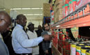 Visite du Ministre Souleymane Diarrassouba dans des entrepôts et un supermarché, pour s’enquérir du niveau d`approvisionnement du marché en produits de grande consommation.