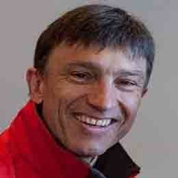 Pensée:  La réussite appartient à tout le monde. C'est au travail d'équipe qu'en revient le mérite.