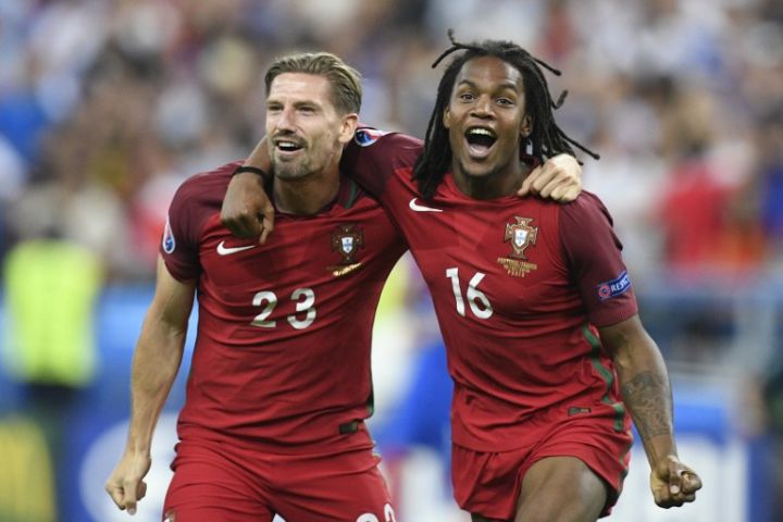 Euro 2016: Le Portugal enfin sacré face à une France dépitée