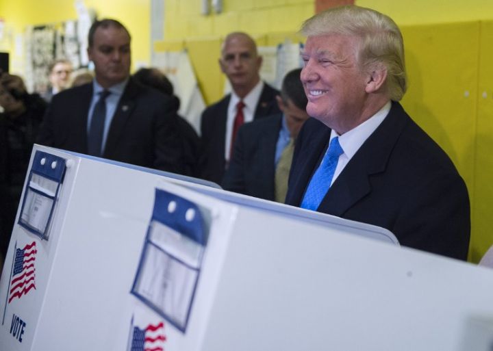 La chute des marchés boursiers s’accélère sur des craintes de victoire de Trump