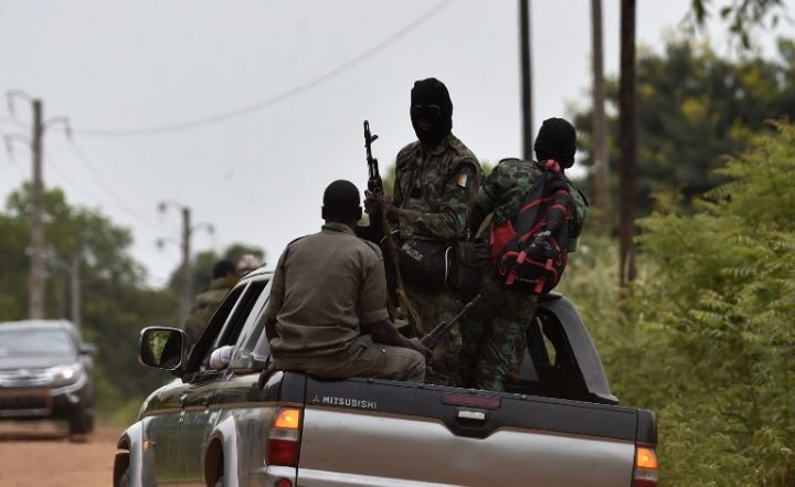 Côte d’Ivoire: les soldats mutins continuent de réclamer leurs primes
