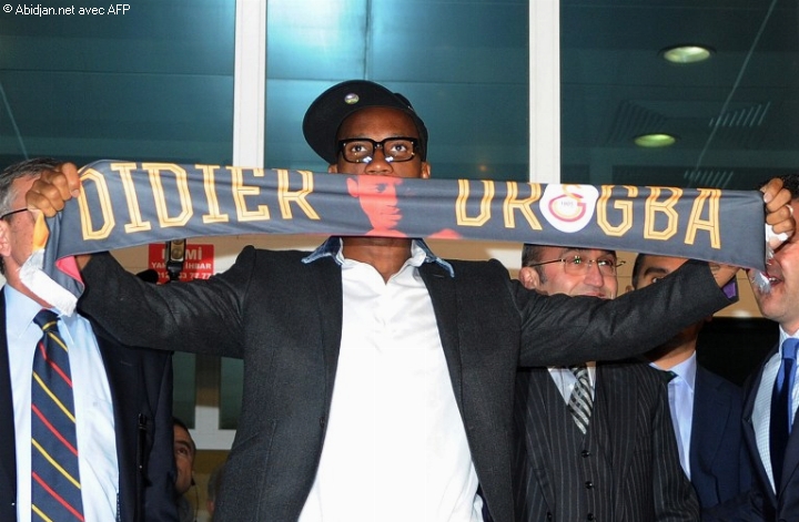 Drogba réagit aux insultes racistes de supporteurs de Fenerbahçe.