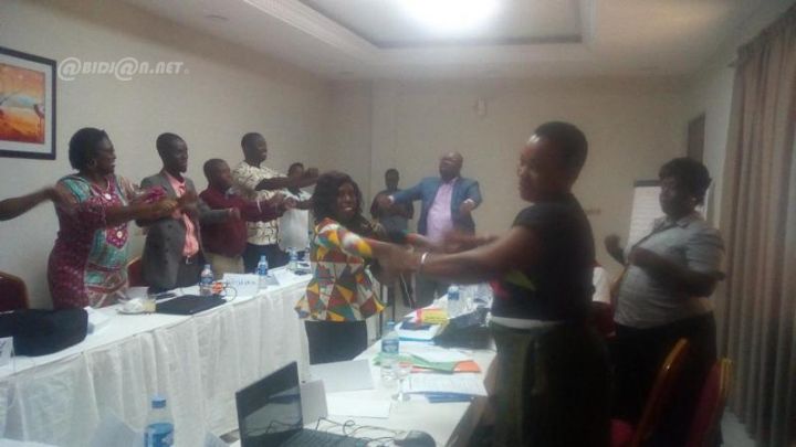 Utilisation des médias sociaux  au service de la participation politique des femmes : Un expert national  renforce les capacités de 15 organisations féminines