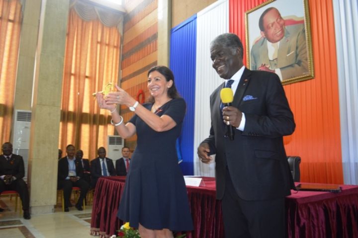 Séminaire francophone de lutte contre le sida : experts et élus municipaux élaborent des stratégies