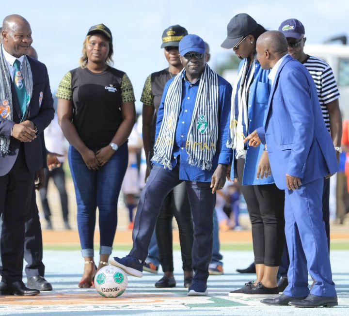 Marcel Amon-Tanoh, parrain de la finale du championnat national de Maracana : « Le sport a un rôle capital à jouer dans le renforcement de la cohésion sociale dans notre pays. »