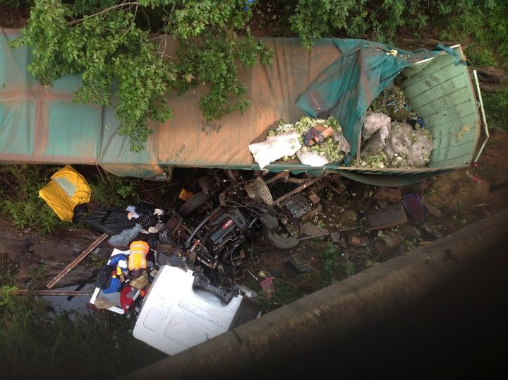 Côte d’Ivoire/Autoroute du Nord: un camion de cargaison tombe dans le fleuve N’Zi, 3 morts