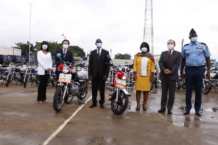 Le Japon fait don de 80 motos à la Police nationale pour lutter contre la Covid-19 et assurer les élections à venir