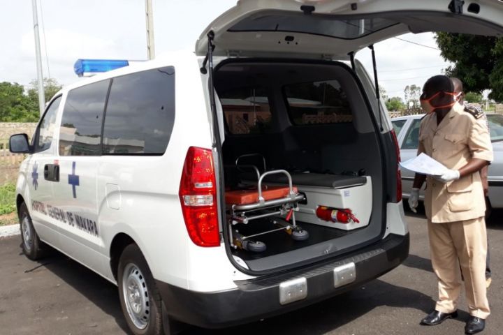 Le ministre Adjoumani offre une ambulance médicalisée au centre de santé d'Adandia