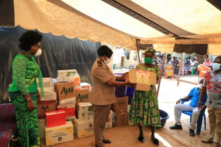 Le ministère de la solidarité réconforte une famille ayant perdu trois enfants à N’Douci