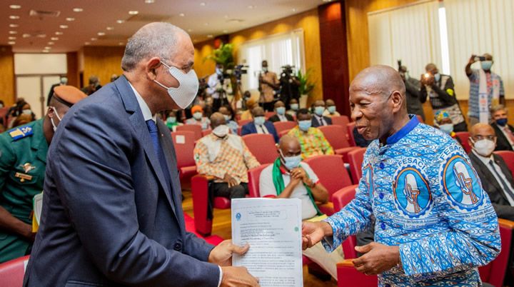 Fête du travail : Le premier ministre Patrick Achi exhorte les travailleurs á se faire vacciner contre la COVID-19