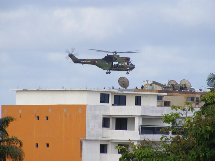 Ambassadeur exfiltré à Abidjan: le Japon salue l`aide de la France