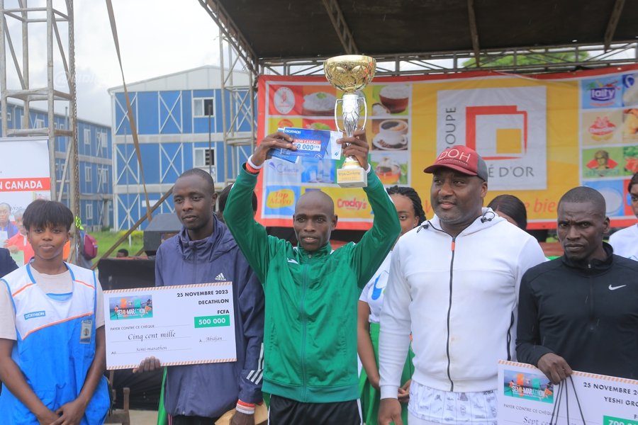 19e édition du Semi-marathon international du District d’Abidjan: le Kenyan William Cheboi Rutto vainqueur de la grande catégorie (21km) 