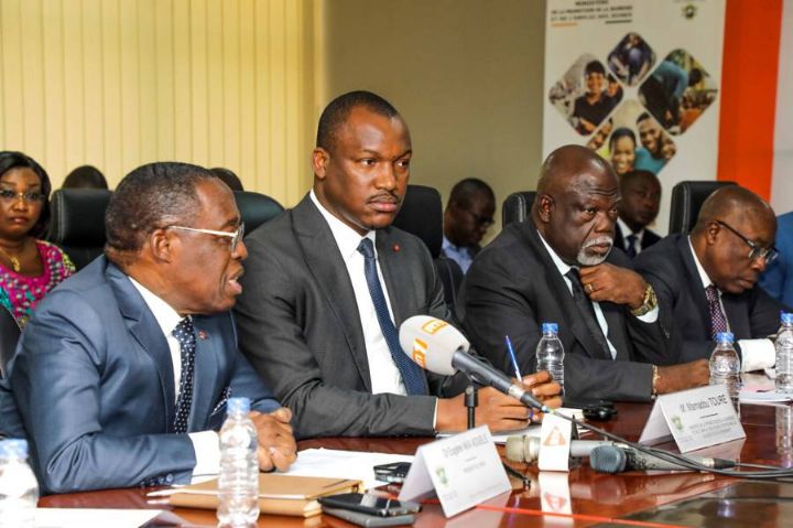 Appui à l’insertion socio-professionnelle des jeunes Mamadou Touré octroie plus de 3 milliards F Cfa aux conseils régionaux