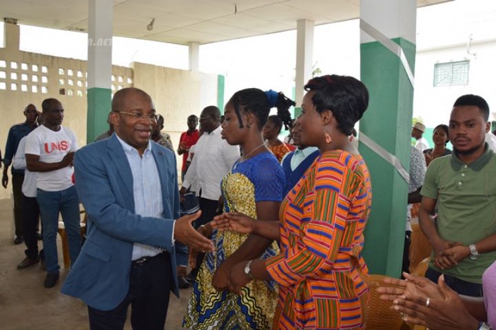 Insertion socio-professionnelle : Siandou Fofana offre des permis de conduire aux jeunes de  Port-Bouet