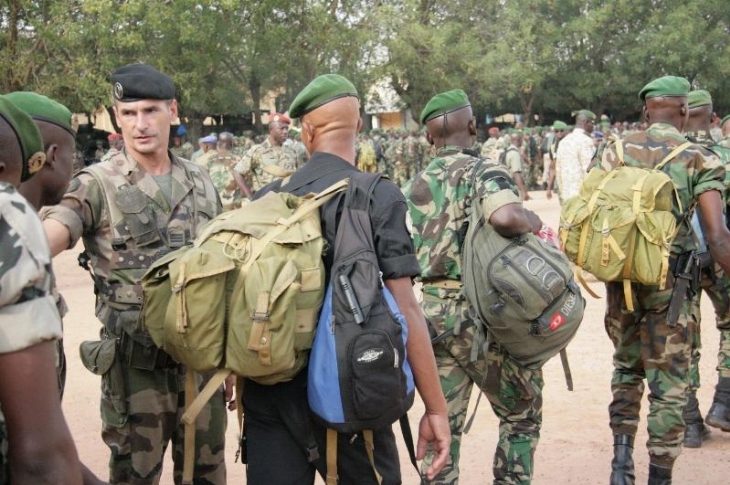 L’Hôtel du Golf : La France arme les rebelles