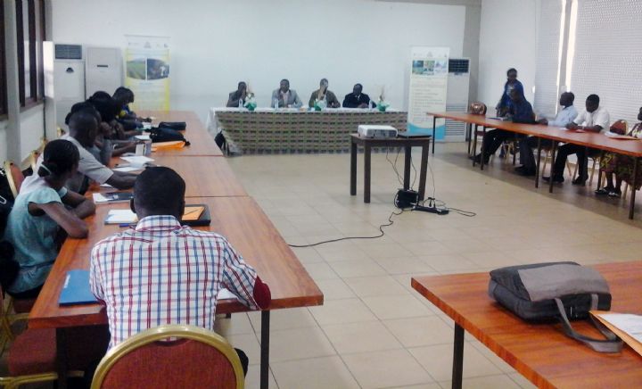 Élaboration de thèse de Doctorat/ 25 doctorants se frottent aux rudiments