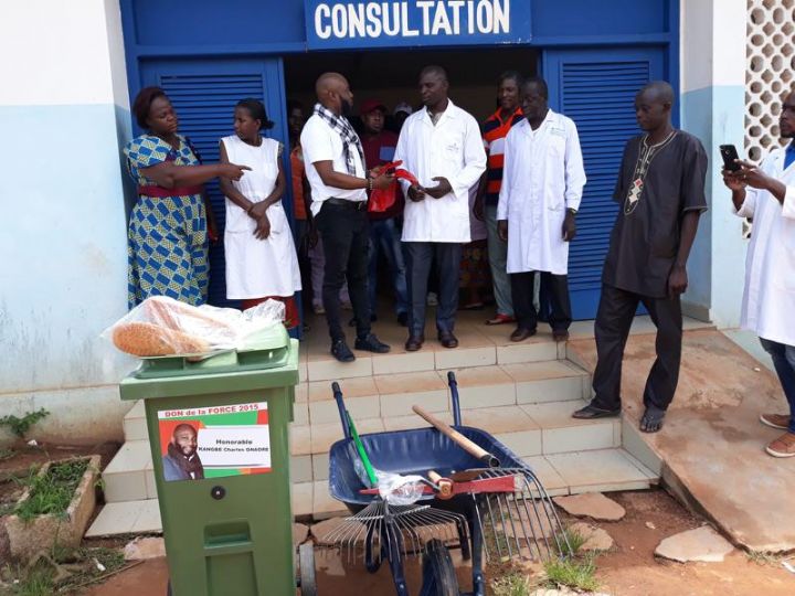 Lutte contre l’insalubrité : Charles GNAORE équipe les Lycées et collèges de N’Douci