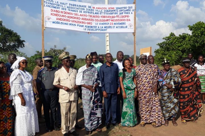 Diabo/le ministre Amadou Koné lance les travaux de reprofilage et d’ouverture de voies