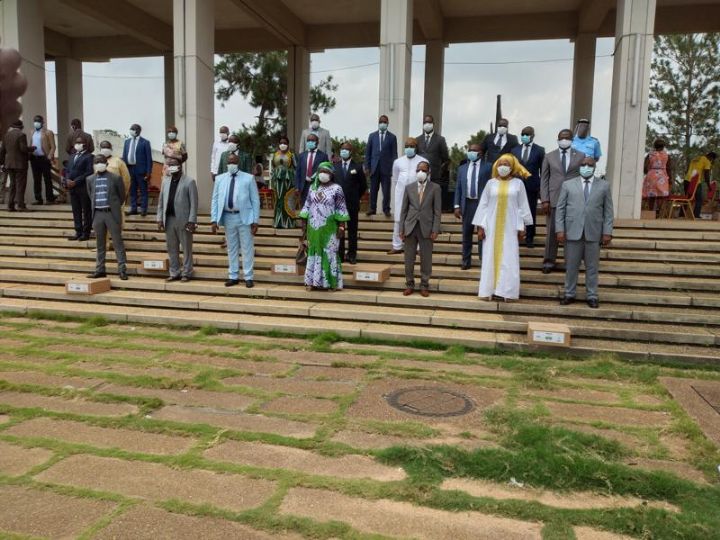 Lutte contre le covid-19: des chercheurs de l’Université FHB de Cocody mettent en place une solution hydro-alcoolique naturelle