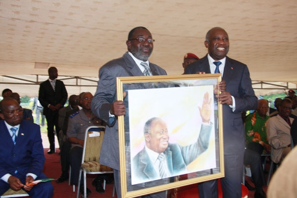 Jean-Baptiste Zibodi (président de l`association des artistes ivoiriens de France ) : “Sincèrement, je suis rassuré du courage du Président Gbagbo”