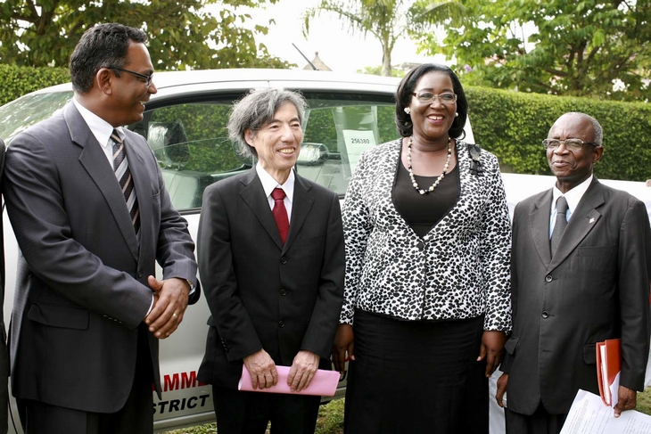 Du matériel roulant et de l’équipement du Japon remis au ministère de la Santé et de la Lutte contre le Sida