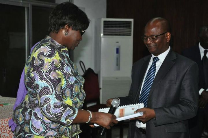 Performance de l’administration publique : l’ENA met à la disposition du Ministère de la Fonction publique le rapport final de l’étude sur l’état du Service public en Côte d’Ivoire