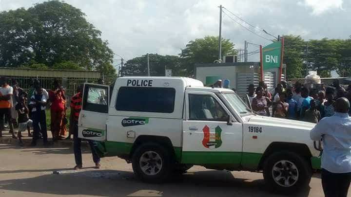 Un véhicule de convoyage de fonds de la Sotra braqué à Port-Bouët