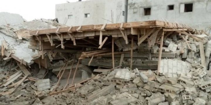 Pluies diluviennes : Un immeuble de 4 étages en construction s’écroule