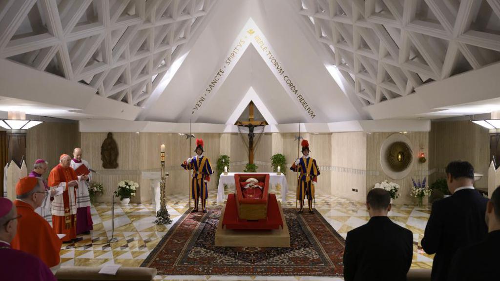 Comment François a changé les funérailles papales