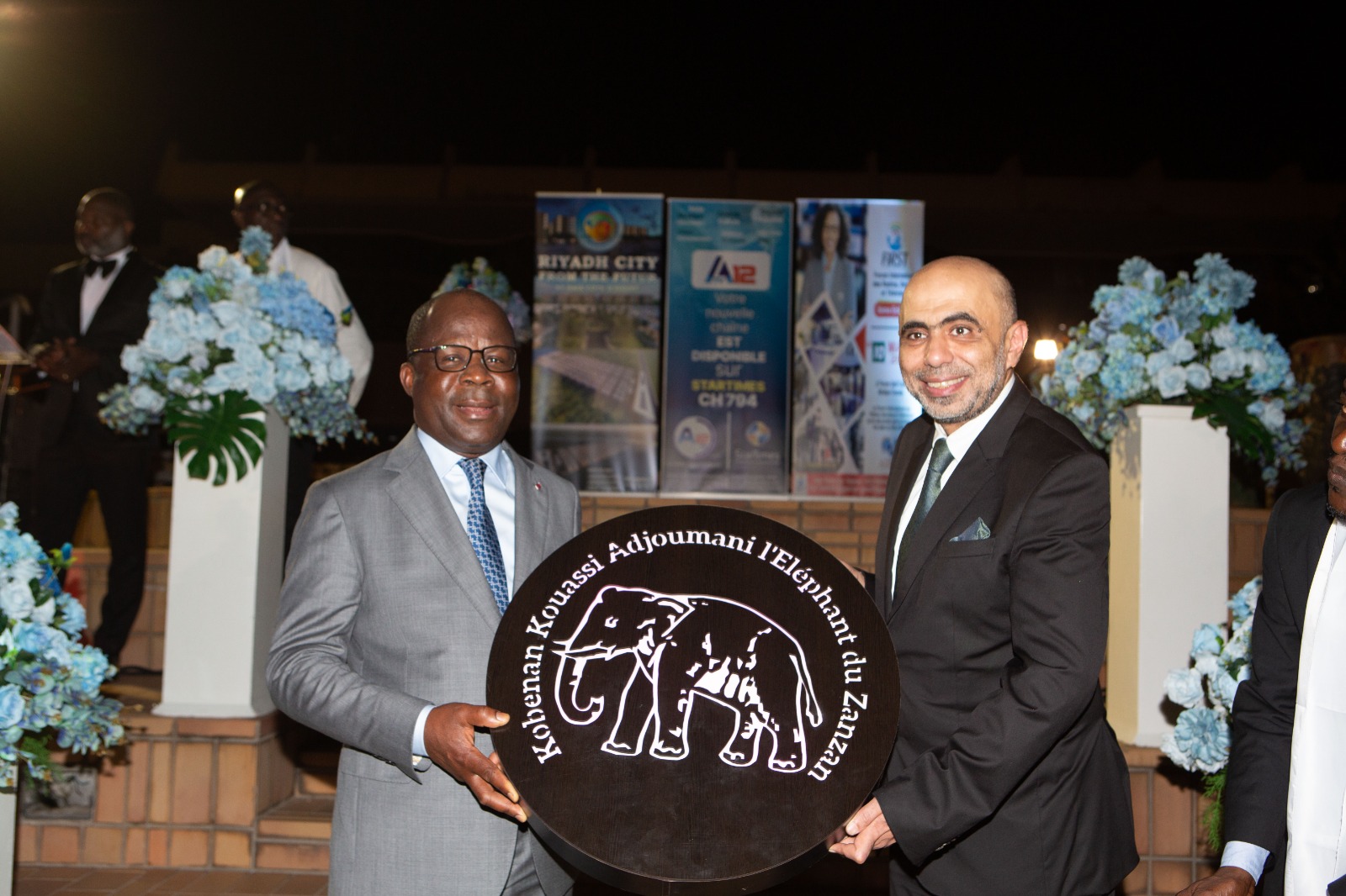 3ème édition de First Awards de L’AIPMC : Plus d’une trentaine d’icônes de la culture, de la télévision et de la radio distingués