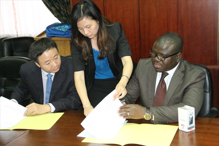 Construction de la Cité Olympique d’Abidjan : les experts chinois sur le terrain