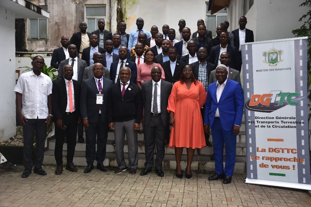 Sécurité routière: 40 chauffeurs du Ministère de la fonction publique sensibilisés aux bonnes pratiques routières