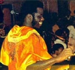 Musique : Ernesto Djédjé, 30 ans déjà : Retour sur le parcours d’un artiste peu ordinaire