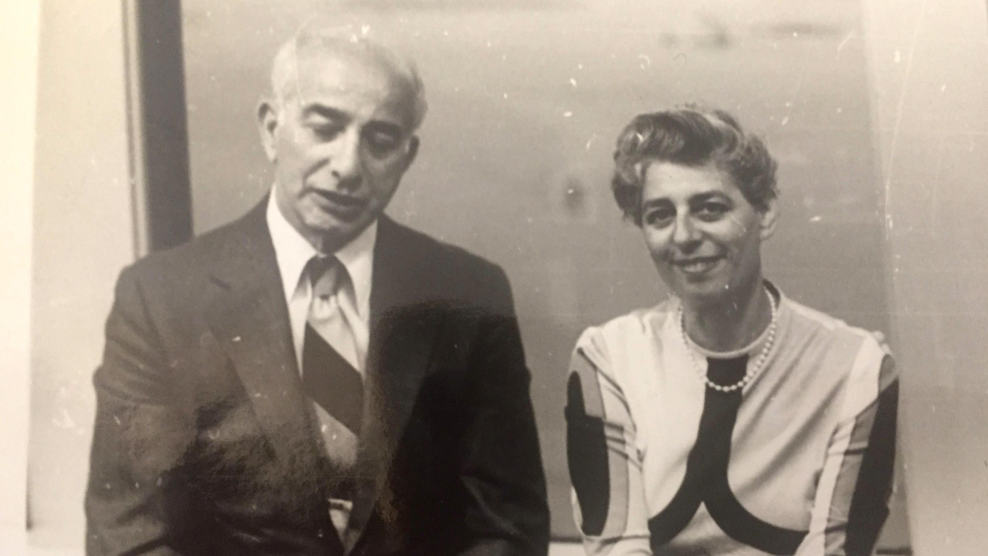 Sylvia Bloom : La secrétaire qui a amassé une fortune secrète en copiant les décisions d'investissement de ses patrons