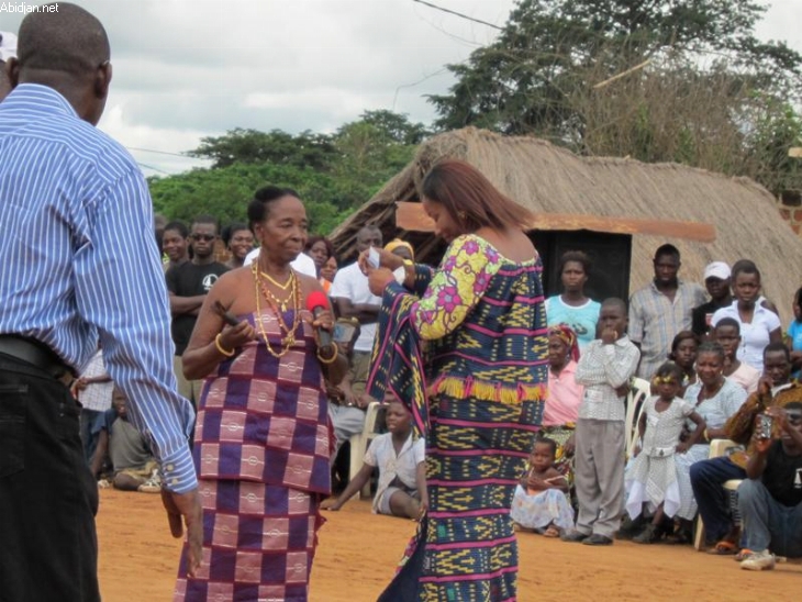 Sakassou: La reine mère du Walàbo, Djè Akissi, expulsée de la cour royale par des jeunes