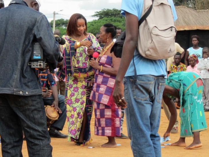 Antoinette Konan, artiste chanteuse, militante du Pdci, se rebelle : « Que le président Bédié mette de l’ordre dans le Pdci-Rda »
