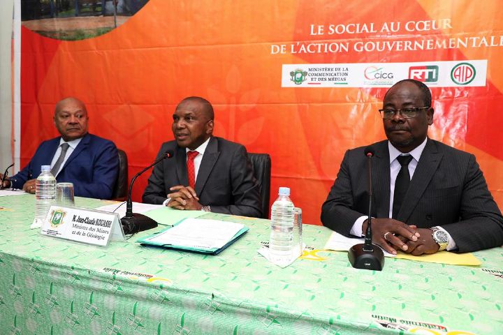 Secteur minier : le gouvernement a mis fin aux activités de 23 400 orpailleurs clandestins sur la période 2018-2019, indique le Ministre Jean-Claude Kouassi