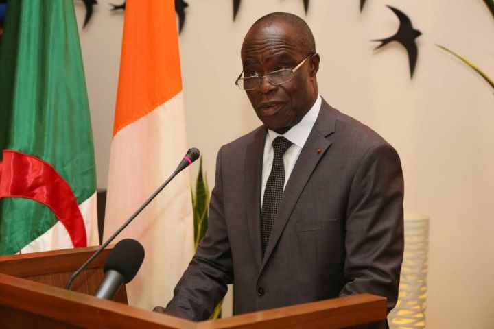 Diplomatie : S.E.M. Alphonse Voho Sahi a présenté ses Lettres de Créances au Président Algérien