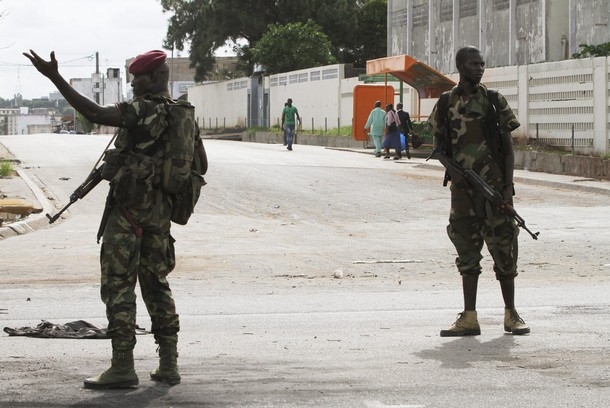 Après les batailles : Sur les traces des victimes des combats de Yopougon • La commune de la joie toujours dans la psychose . 48h au cœur des pillages et exactions multiples
