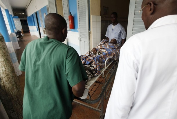 Trop, c’est trop, Ado peut frapper maintenant