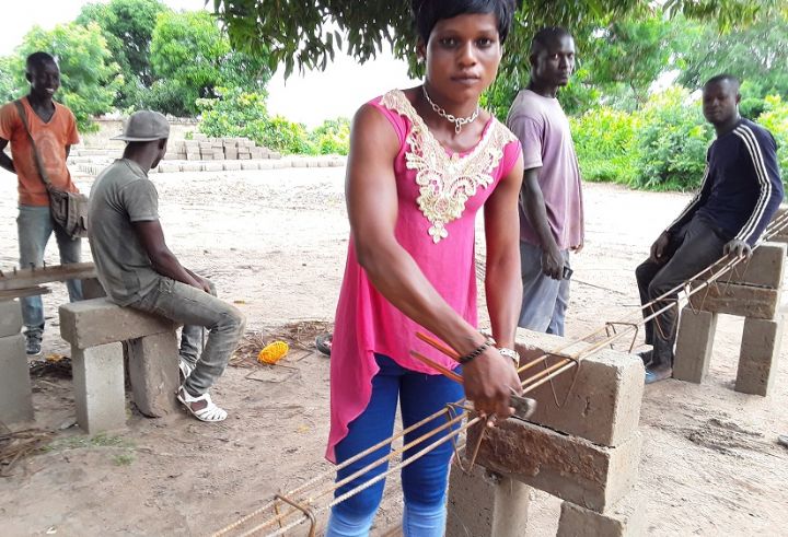 Kambou Tenin, première femme ferrailleur de Bouna (Portrait)