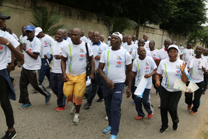 Santé des personnes du 3ème âge : 800 retraités de Cocody et Adzopé participent à une marche sportive