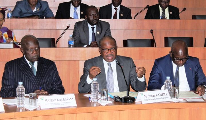 Le gouvernement initie une loi transitoire pour la délivrance d’actes de naissance