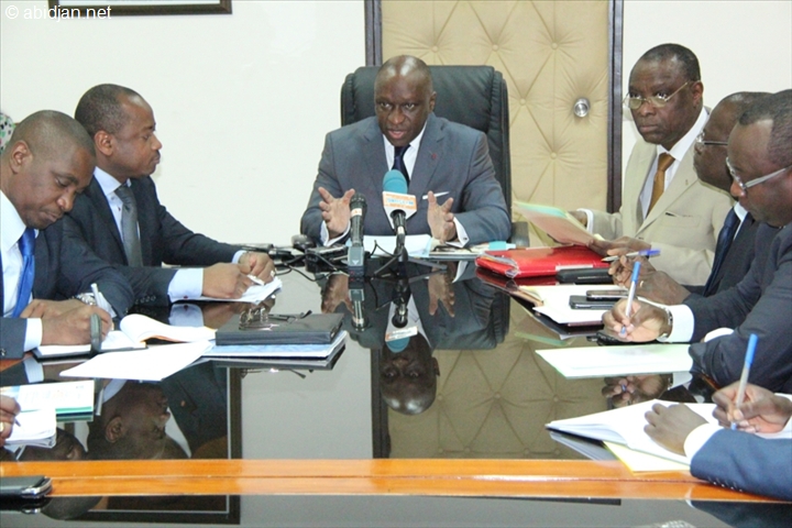 Interdiction des sachets plastiques à partir du 23 novembre prochain : Les précisions du ministre de l’Environnement