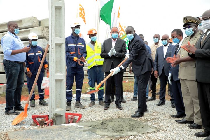 Electrification : le ministre Abdourahmane Cissé lance des travaux d’extension du réseau électrique à Adzopé