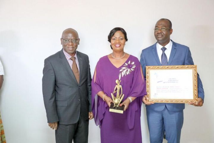 Gestion des deniers publics : la Directrice de la Banque des dépôts du Trésor primée