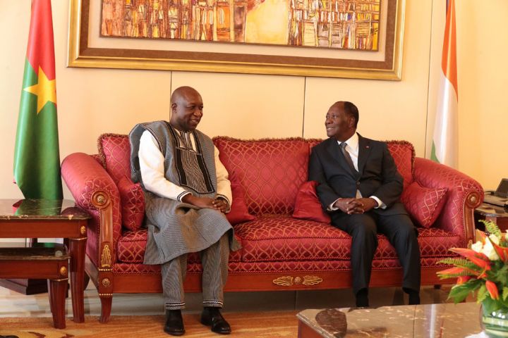 Alassane Ouattara a échangé avec le Premier ministre du Burkina Faso